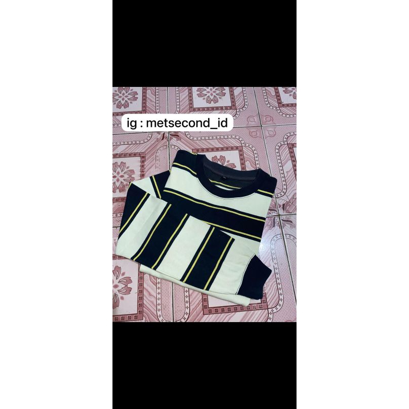 longsleev UNIQLO triple strip(Iqbaal)