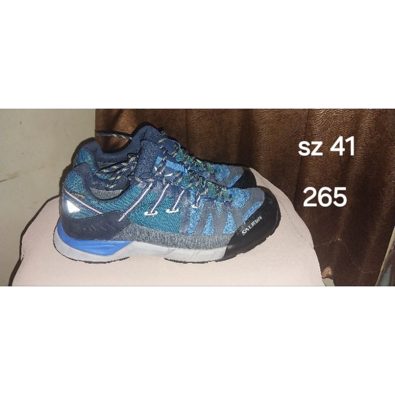 Salewa gtx trail running size 42 insole 265 luar biasa..