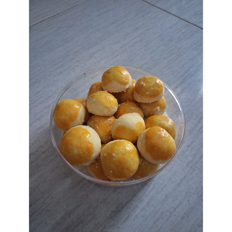 

KUE NASTAR