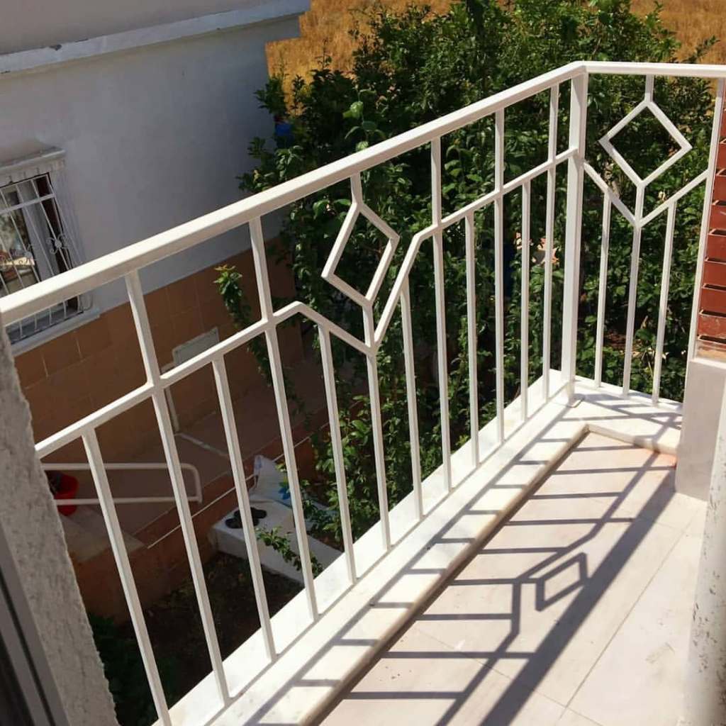 balkon tralis minimalis model bahan besi nako