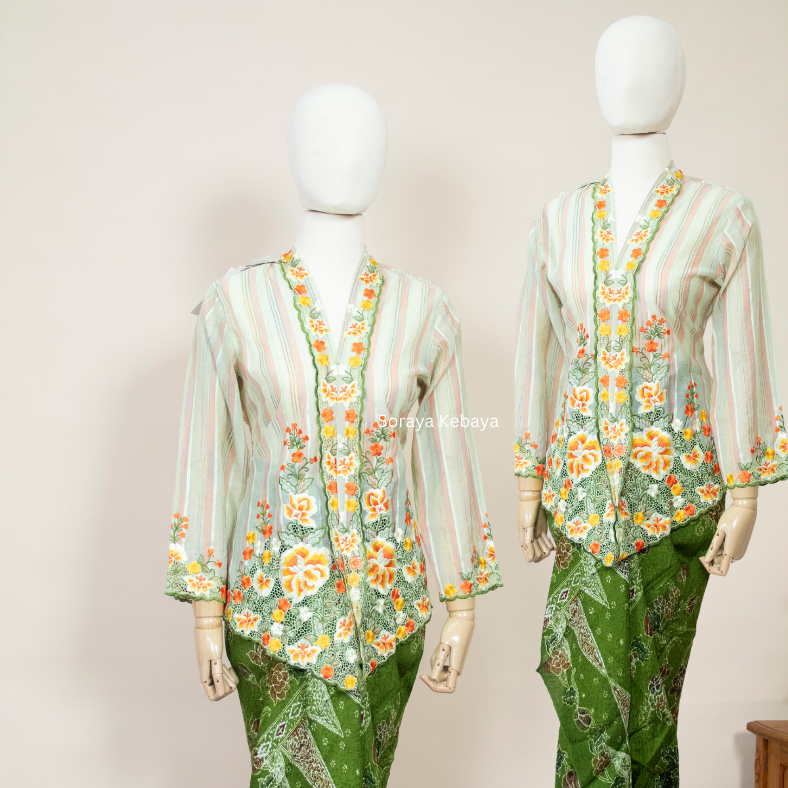 L KEBAYA SALUR BUNGA BESAR HIJAU MUDA