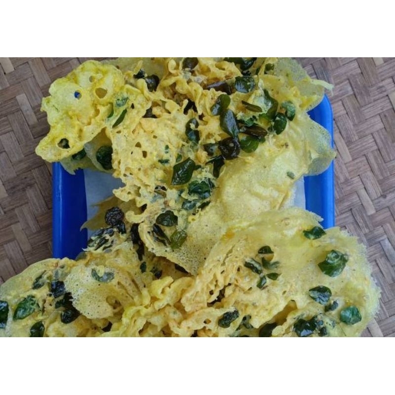 

Rempeyek daun kelor