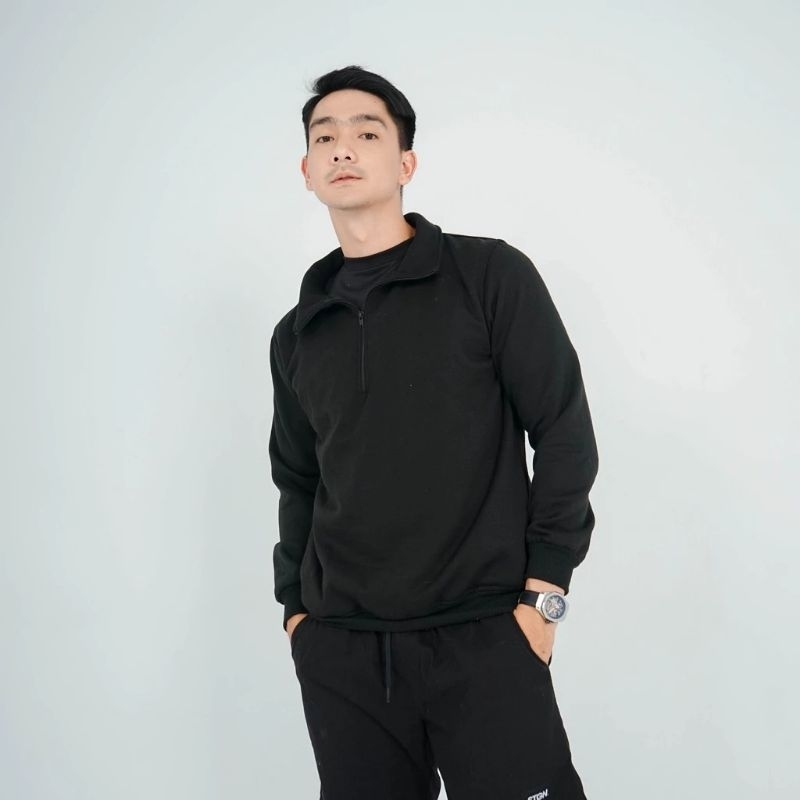 Half Zipper Sweatshirt Basic Hitam Steigen - Sweater Half Zip Pria - Baju Pria Polos Berbahan Fleece