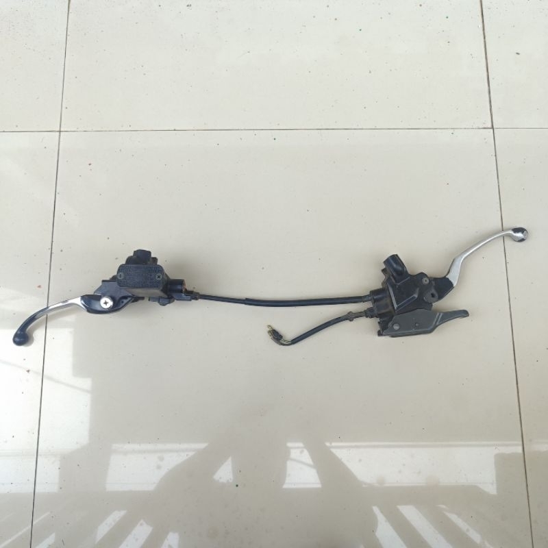 Master rem depan tabung oli rem depan Set dudukan rem kiri CBS vario 125/150 all new original copota