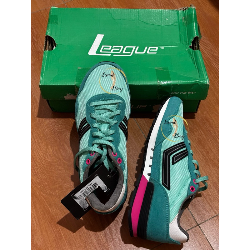 Sepatu Running League Strive W