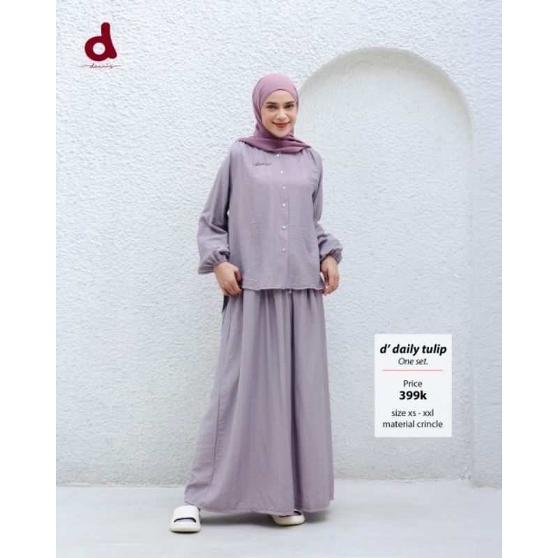 NEW D DAILY TULIP ONE SET BY DANNIS COLLECTION