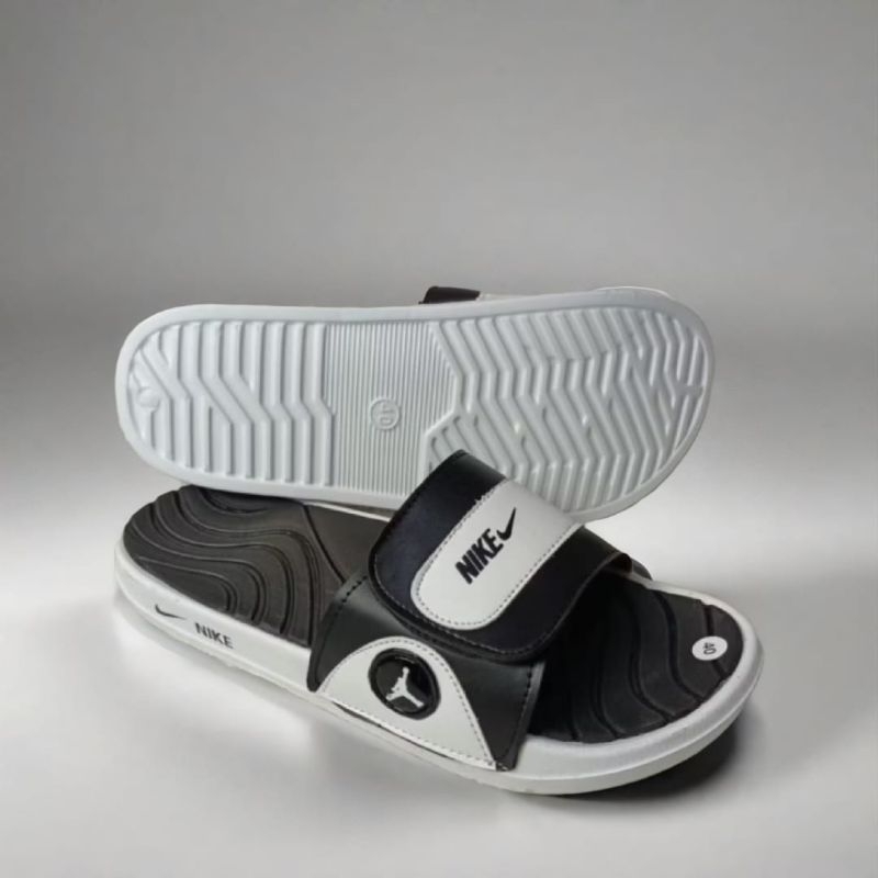 Sandal Slip On Slide Pria Distro Terbaru Nike Checkerboard Hitam / Putih Slop / Sandal Slide Pria