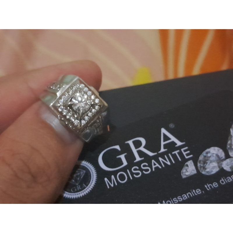 cincin moissanite