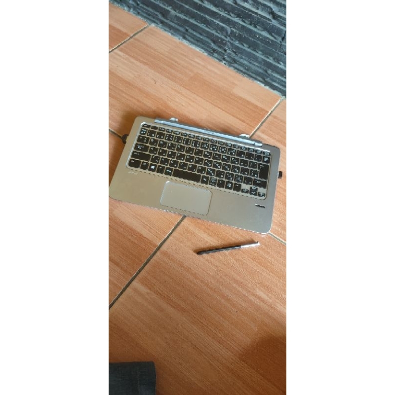 Laptop Bekas 2 in 1 Touchscreen