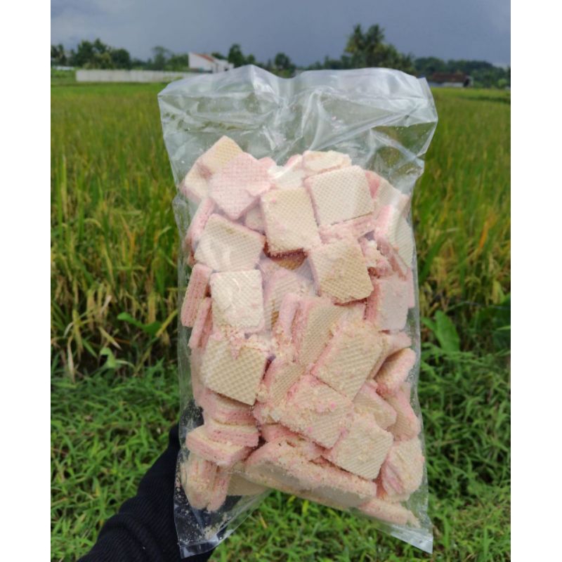 

Snack Wafer Tango Varian Strawberry 400 Gram