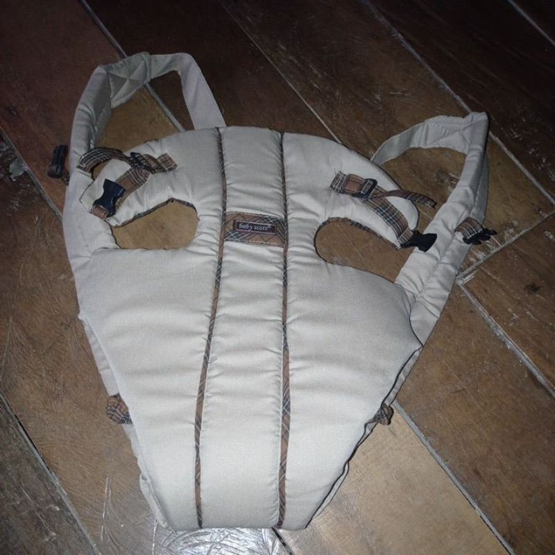 Gendongan Depan M-Shape Baby Scots❤️