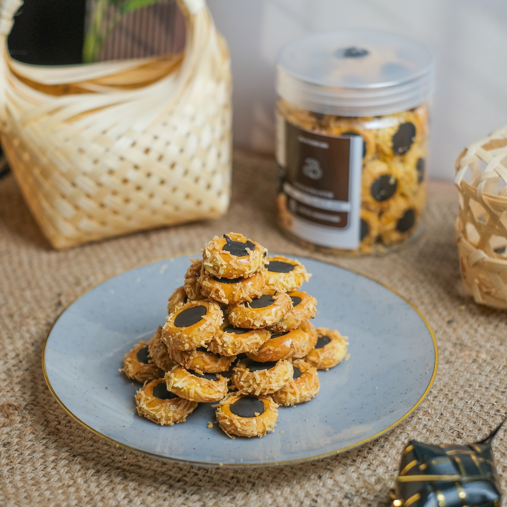 

Kue Choco Cheese Thumbprint by Bibasnacks (Gratis 1 pouch sagu / semprit )