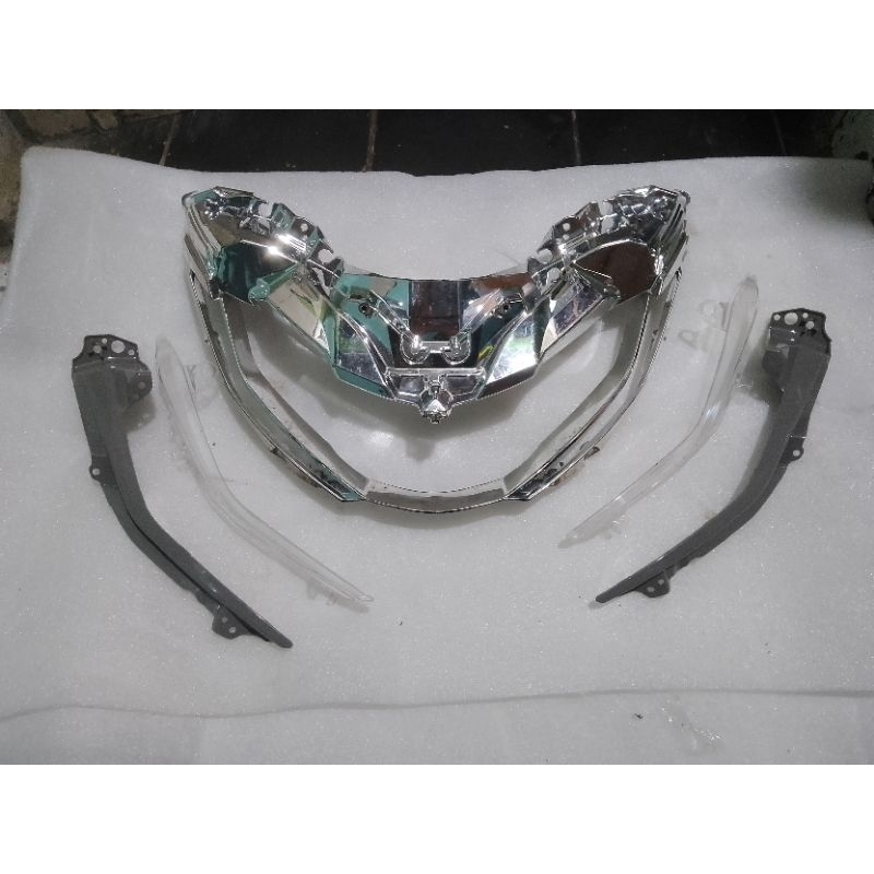 frem krum set mika alis set kanan kiri dalam  bagian bawah lampu depan Honda PCX 150 original copota