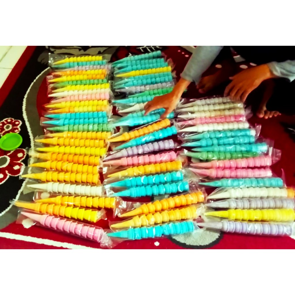 

cone ice krim wafer lancip Diameter 3,8 cm 1 pack 10 pcs