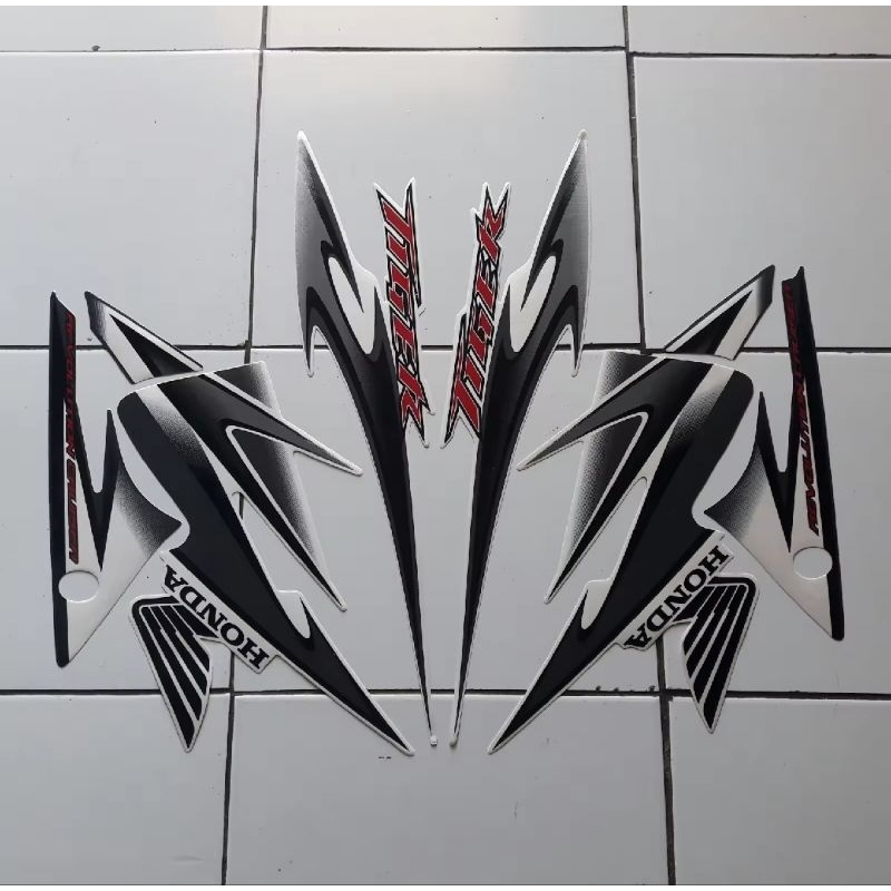 striping motor / stiker honda tiger revo 2013 putih
