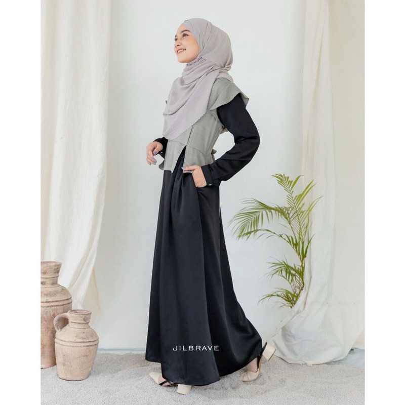 JILBRAVE Ashfa Dress Black Size XL - Preloved