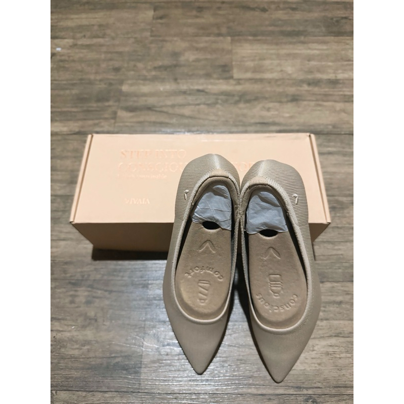 Vivaia Tracy Pro Pointed-Toe Chunky Heels