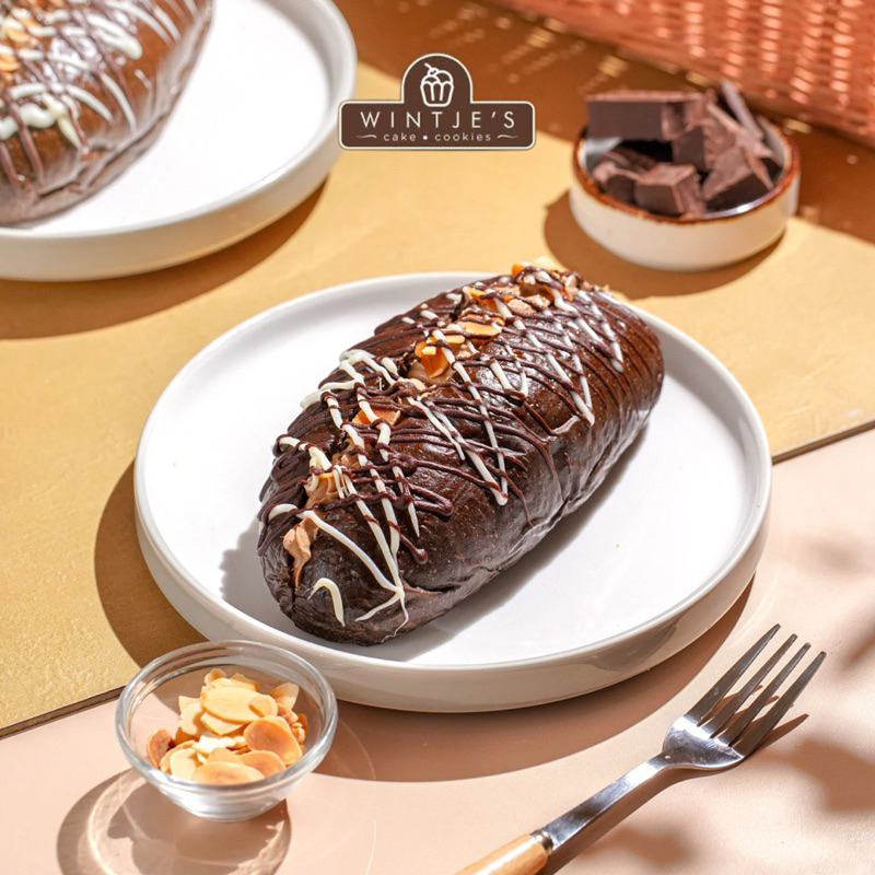 

Roti Fresh & Enak All Varian By Wintjes Cake / Roti Klasik/ Roti coklat messes/ Roti bulat/ Bolo bun/ Roti Abon / Roti Keju / Roti asin / Roti Manis / Roti Almond