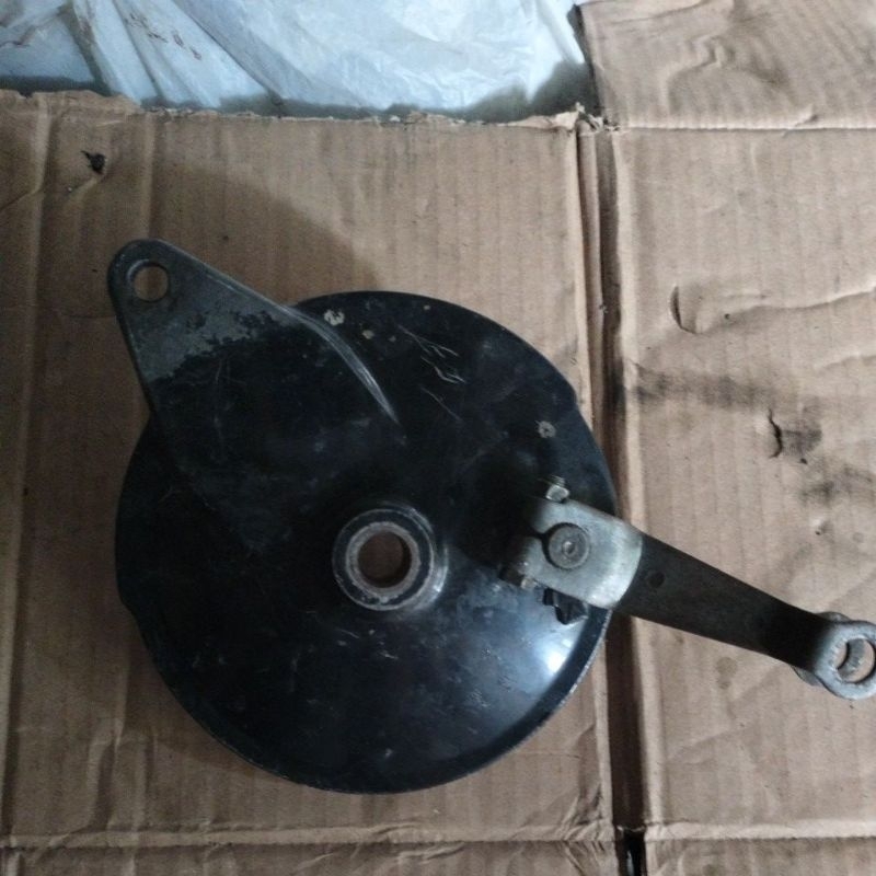 Panel rem / tutup tromol belakang Yamaha VIXION old PNP scorpio,Byson,RX-King original copotan bekas