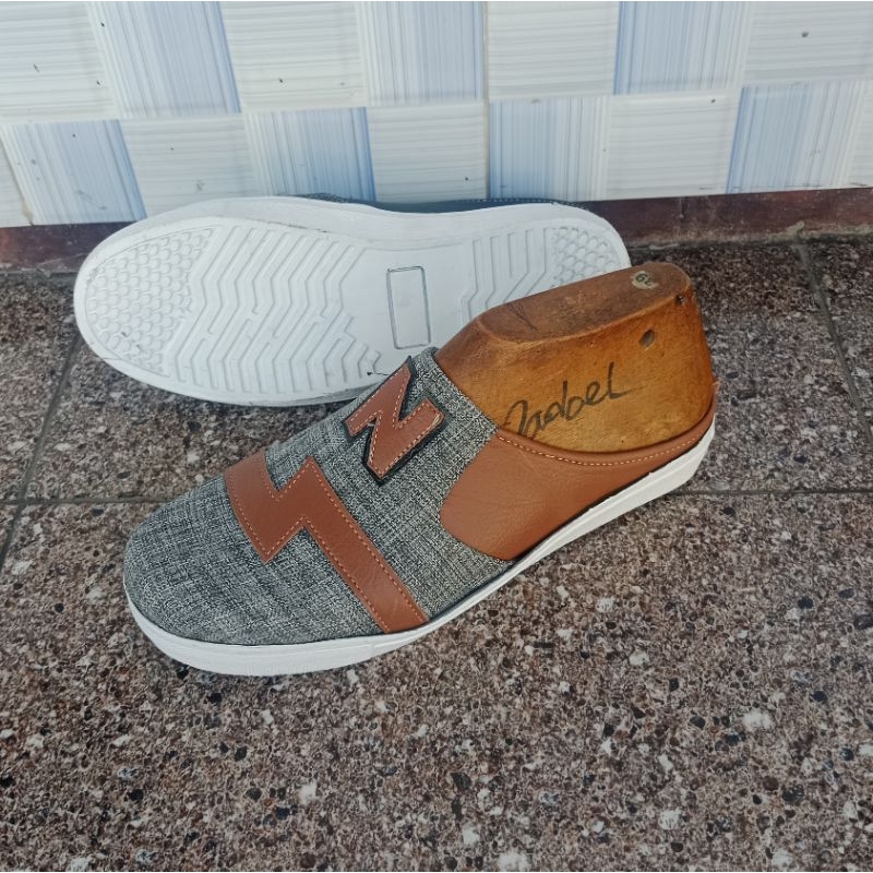 sandal bustong kain pria model terbaru kekinian