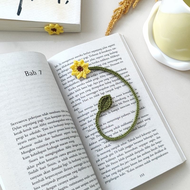 

Bookmark Tiny Sunflower - Pembatas Buku Rajut Bunga Matahari Kecil - Crochet