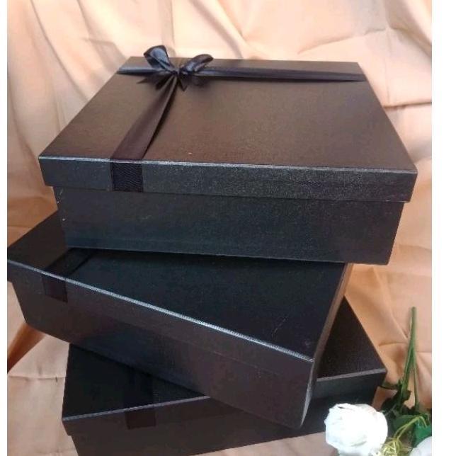 

kotak kado Hampers/Hardbox ukuran 30x30 x10cm bahan tebal berkwalitas