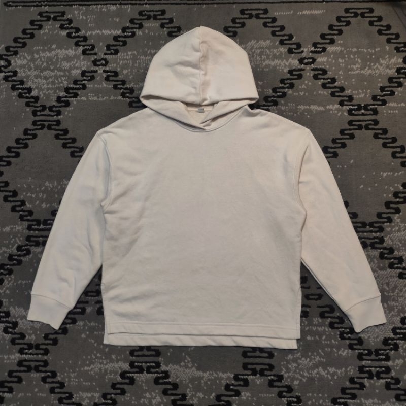 Hoodie Polos Belah Samping Uniqlo Second Brand