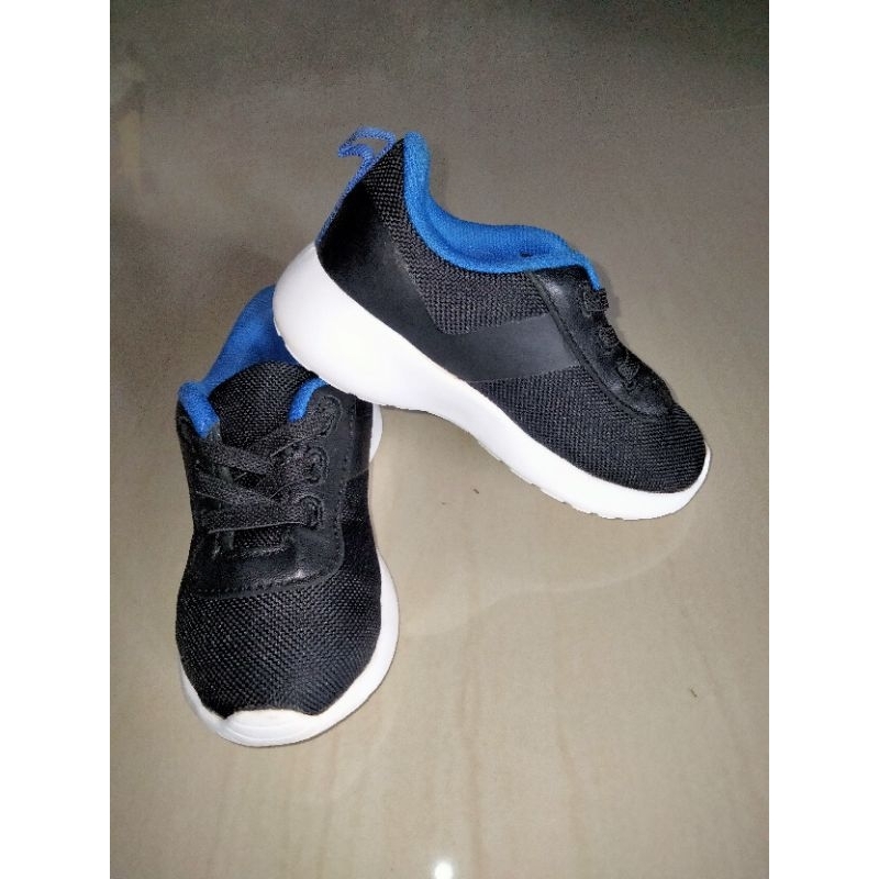 SEPATU BABY HUGO BOSS