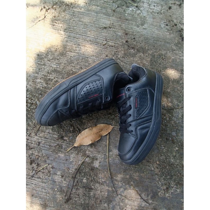 SEPATU PERRY ELLIS