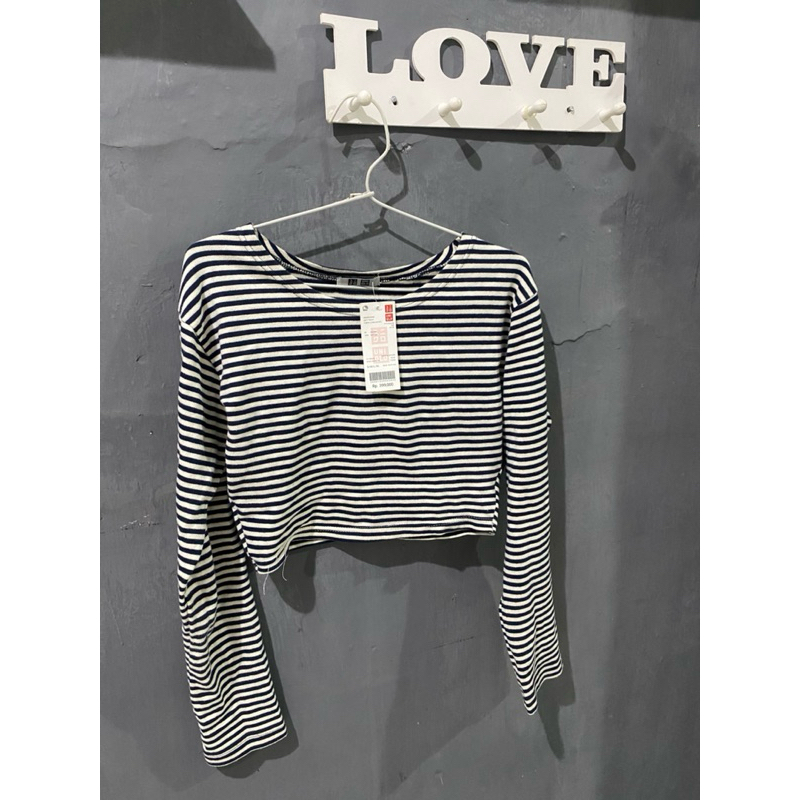 New with tag Uniqlo Crop top