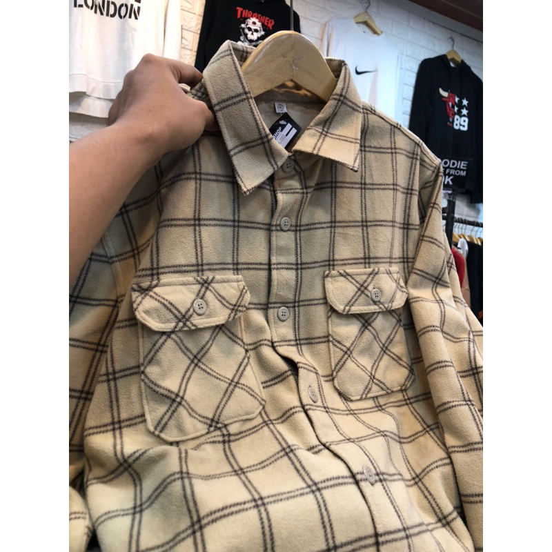 Outer Flannel Wool UN*QQ*L*O Second Size XL,Bahan Tebal,Flanel cream second Flanel tebal second flan