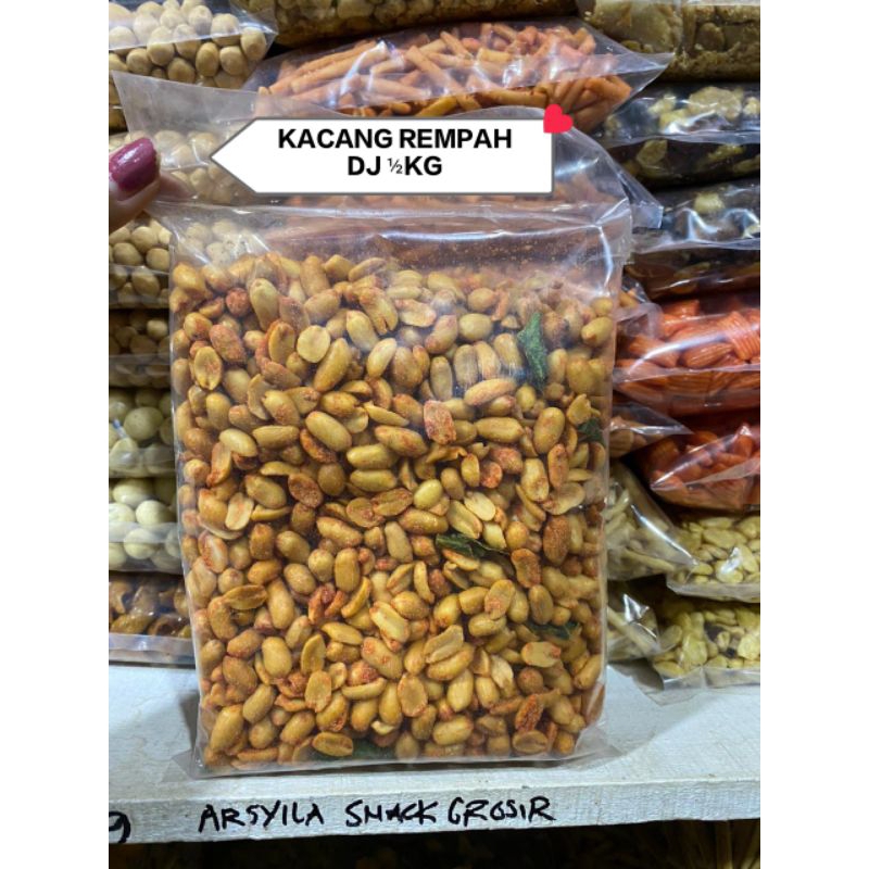 

Smack Kiloan Kacang Rempah Langkose Pedas Balado Daun Jeruk 500gr