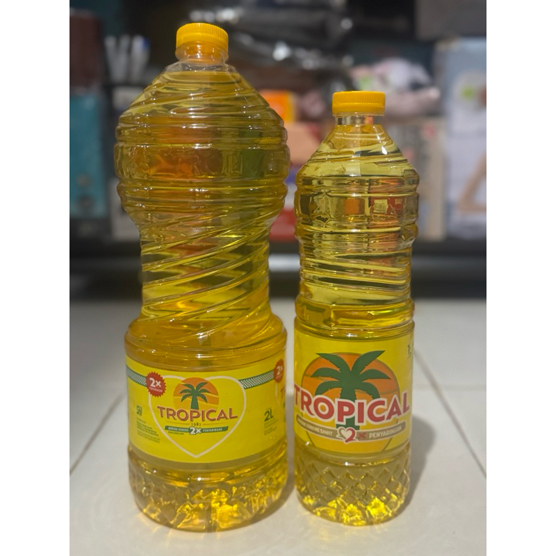 

MINYAK GORENG TROPICAL 2Liter - MINYAK GORENG TROPICAL 2 Liter 2 X Penyaringan botol