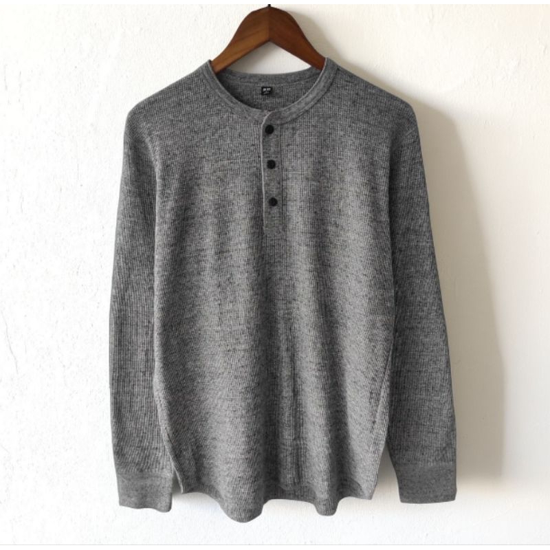 UNIQLO Waffle Henley Neck Long Sleeved T-Shirt