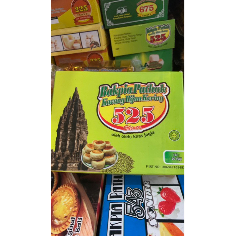 

Bakpia kering kacang ijo khas jogja