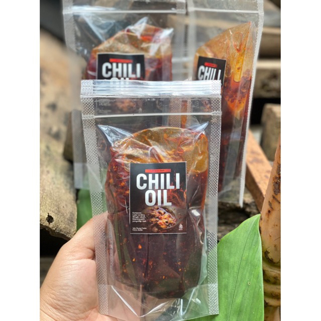 

CHILI OIL HALAL - CHILI OIL ASLI 100GR - MINYAK CABE - CHILI OIL BOCI, SEBLAK, BASRENG - CHILI OIL BY MBAK FIRR WNJ