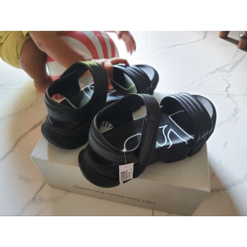NEW Sepatu Sandal Elizabeth - Preloved Sandal Sling Wanita Hitam