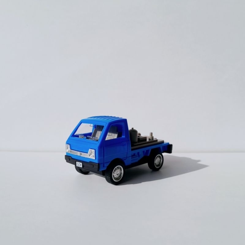Miniatur Mobil Pajangan Suzuki Carry Pick Up 1:36