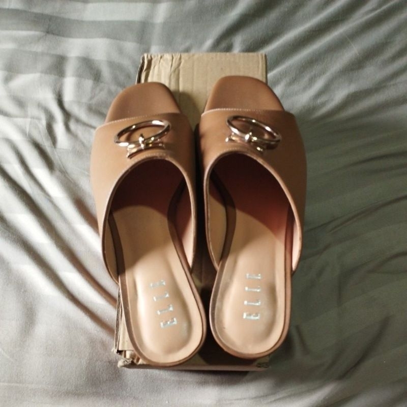 Sandal Selop merk Elle