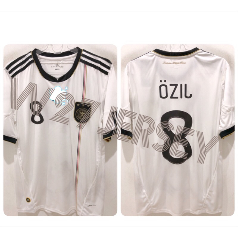 JERSEY RETRO - Germany Home 2010 name player Ozil