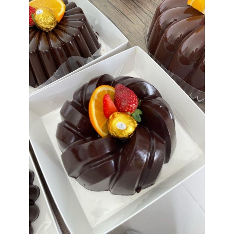 

SAVANA CAKERY-Puding brownies 15cm dengan Topping