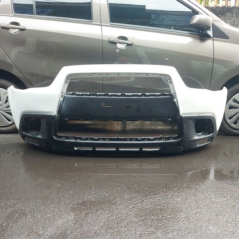 Bumper Bemper Depan Outlander Original