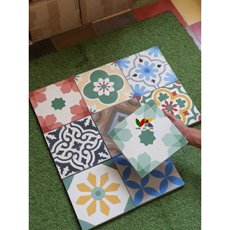 Ubin Klasik Motif uk 20 x 20 cm