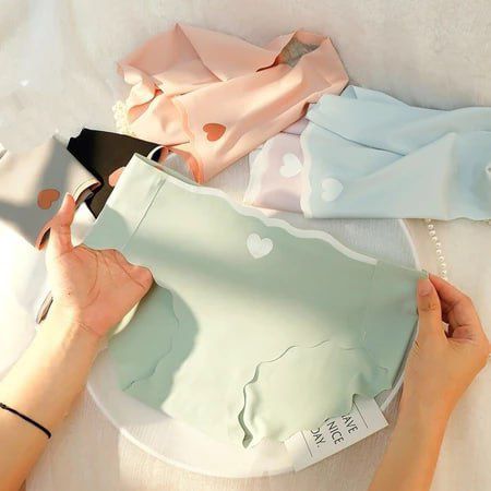 LOVE FASHION - COD CELANA DALAM WANITA PREMIUM QUALITY SEAMLESS MOTIF LOVE CD71