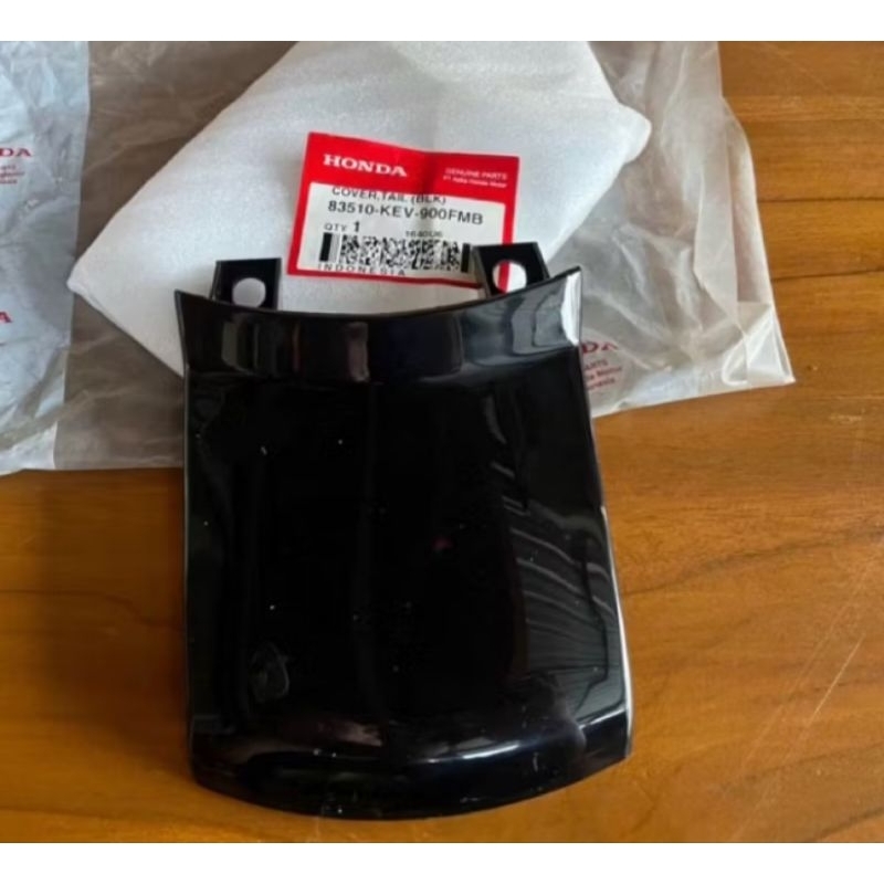 Cover sambungan body belakang atau Cover tail untuk motor Supra x 100cc number part 83510KEV900FMB