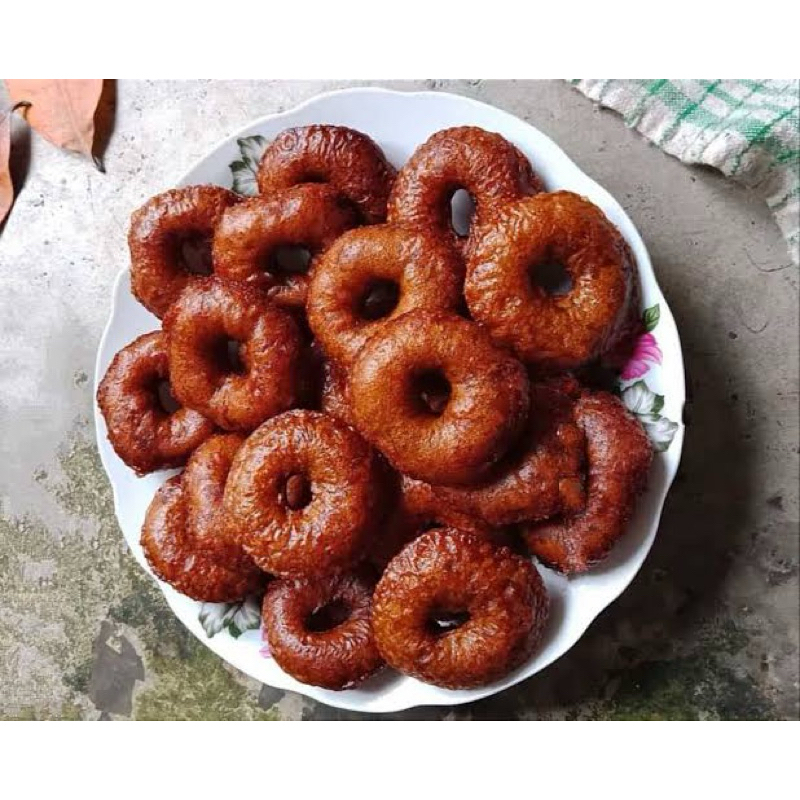 

kue cincin / kue ali agrem isi 30pcs wadah mika plastik