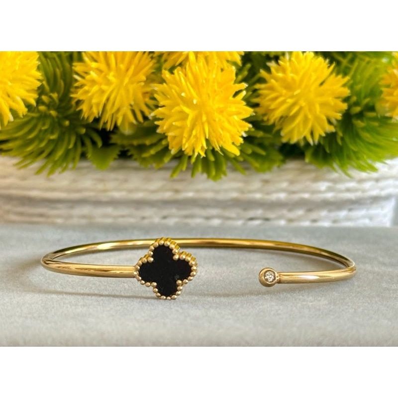 Gelang bangle titanium clover
