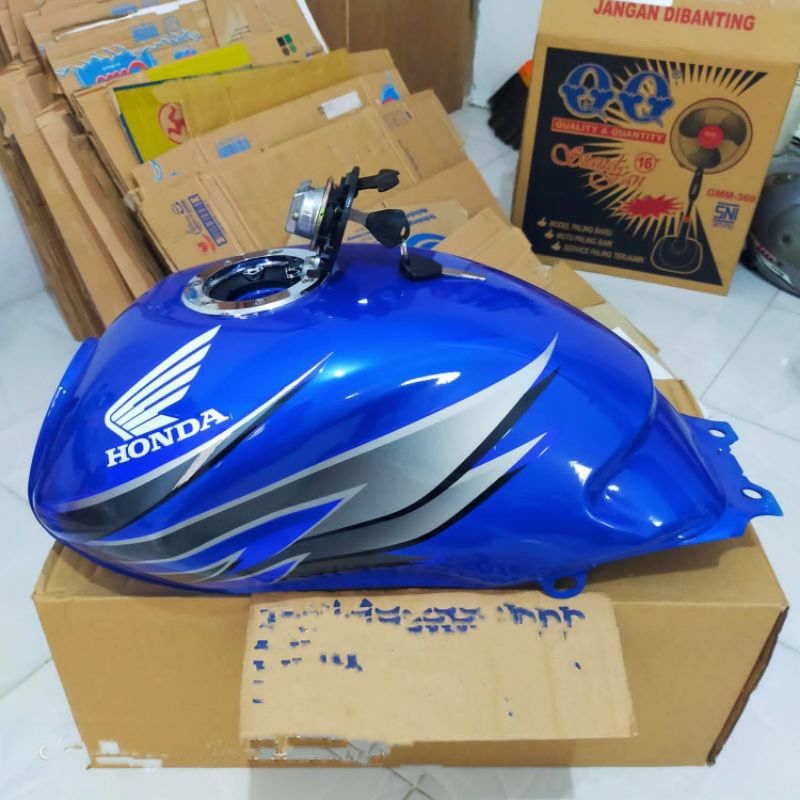 tangki mp primus megapro primus tutup ninja SETRIPING SUDAH DI LAPISIN PERNIS CLEAR MENGKILAT WARNA 