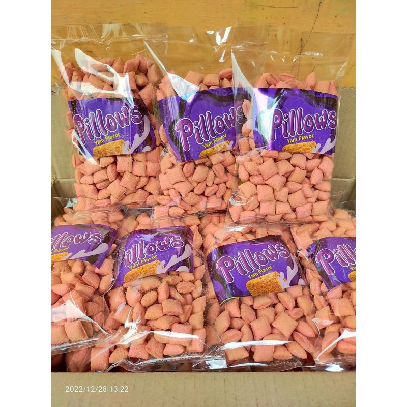 

Jajan kiloan manis-manis.