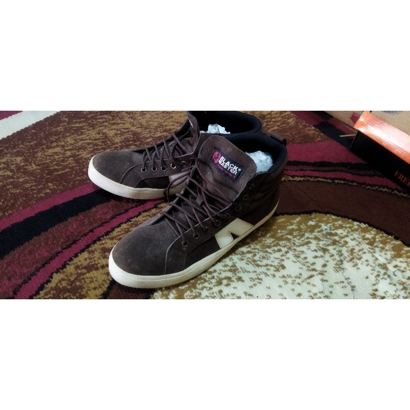 sepatu Black Master original